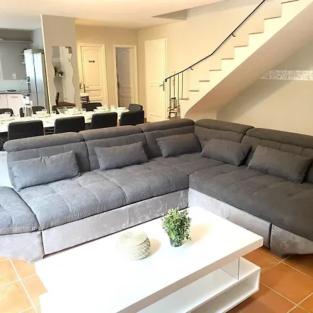 Villa Avec Piscine, 10 Pers, Carpentras, 145m², 5 Ch, Jardin, Clim, Proche Luberon - Fr-1-767-12